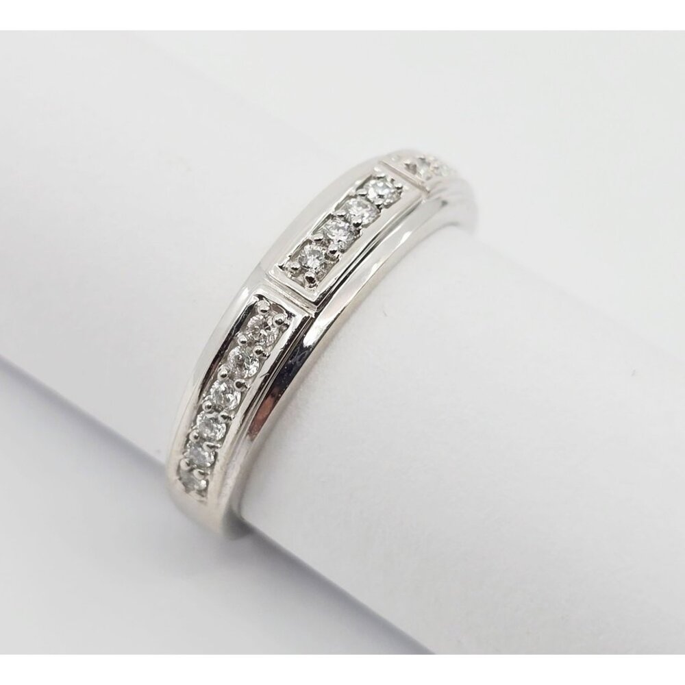 Beautiful 14K Karat Solid White Gold Designer Diamond Wedding Band Ring - Size 5